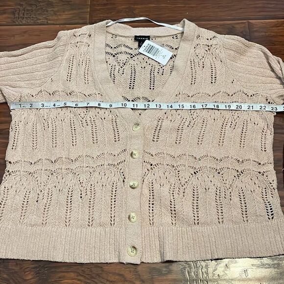 Torrid Pointelle Cropped Cardigan V-Neck Beige Sweater Contemporary Feminine - Picture 5 of 9